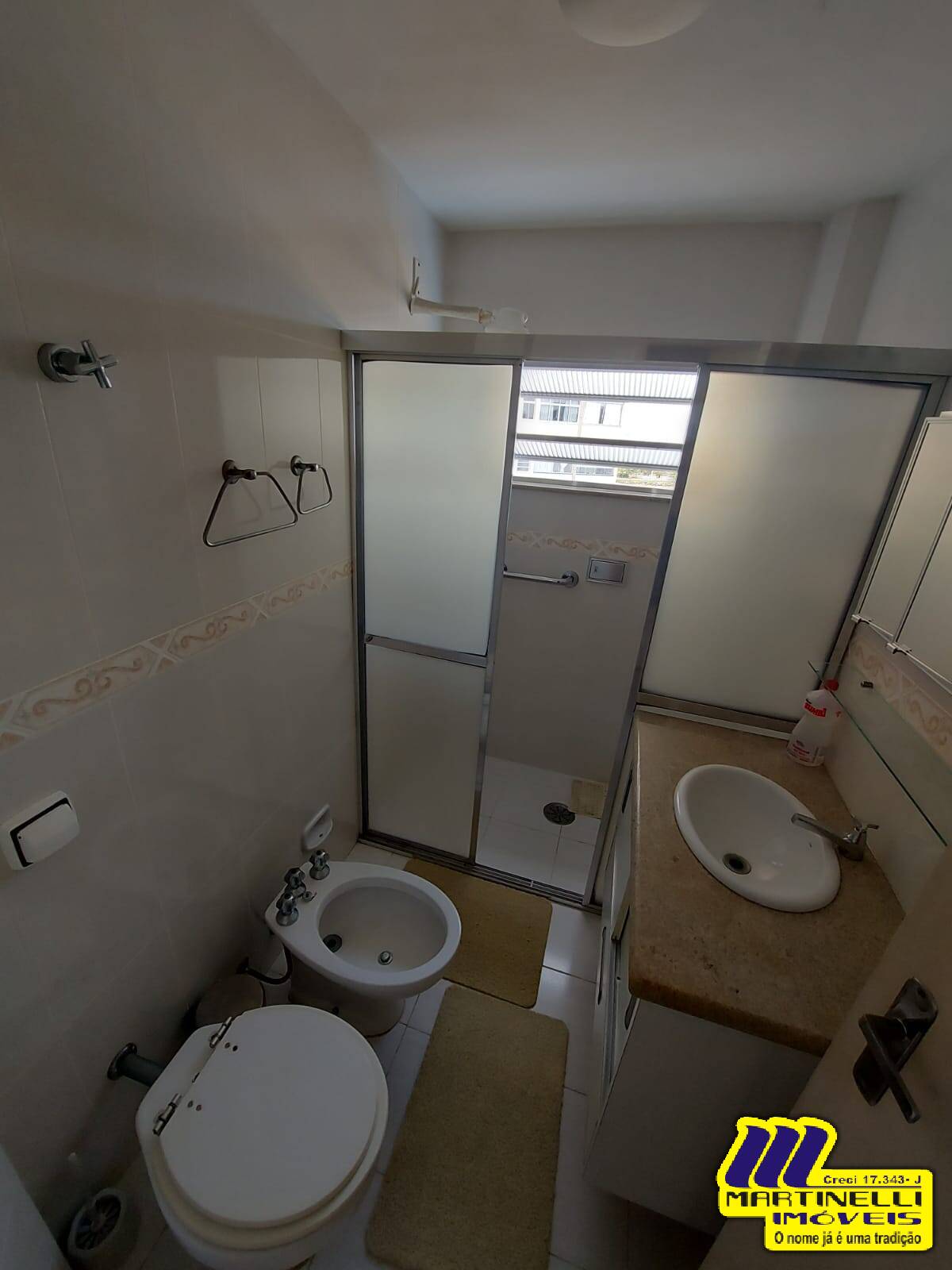 Apartamento à venda com 3 quartos, 150m² - Foto 2