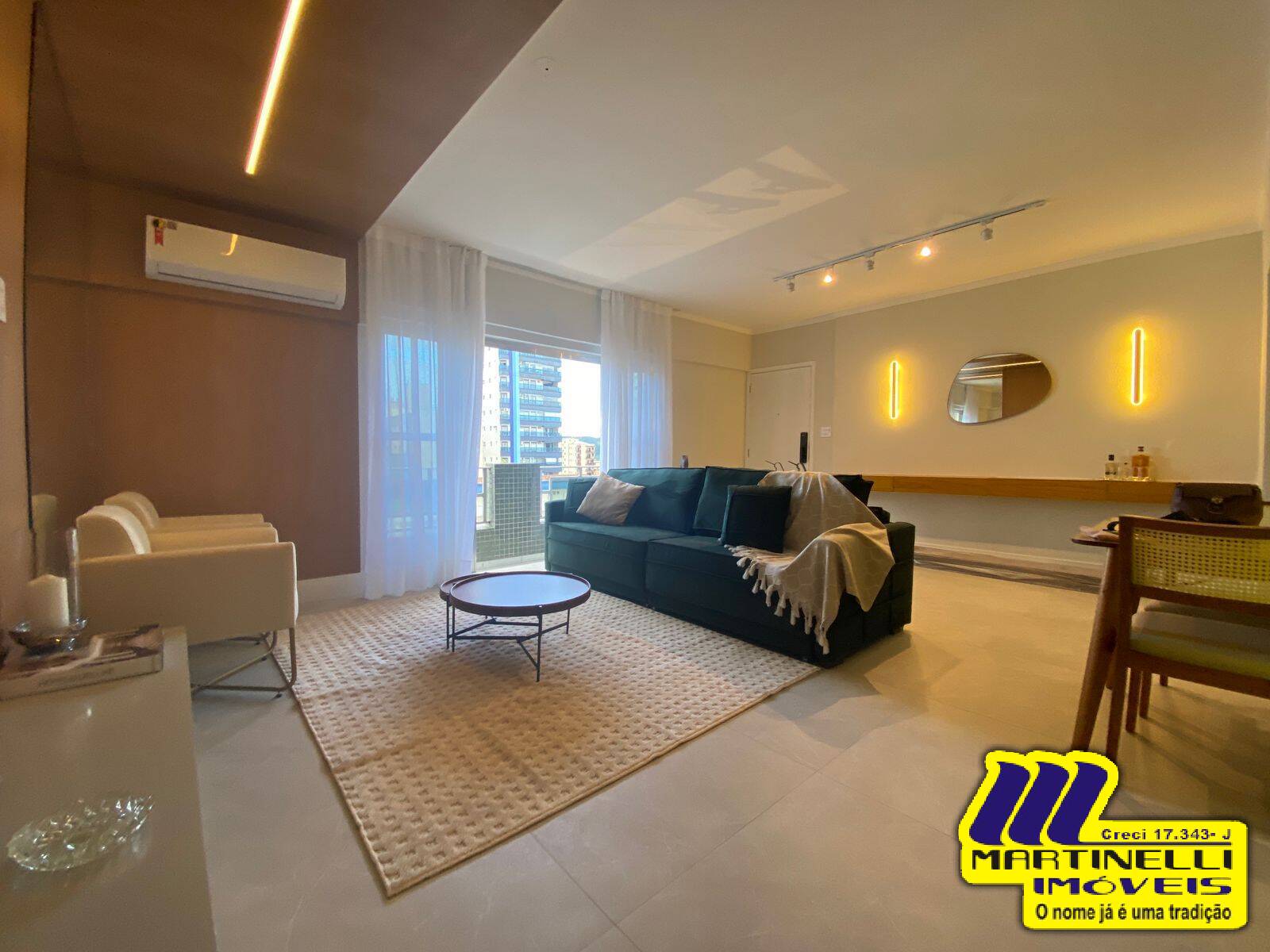 Apartamento à venda com 3 quartos, 140m² - Foto 1