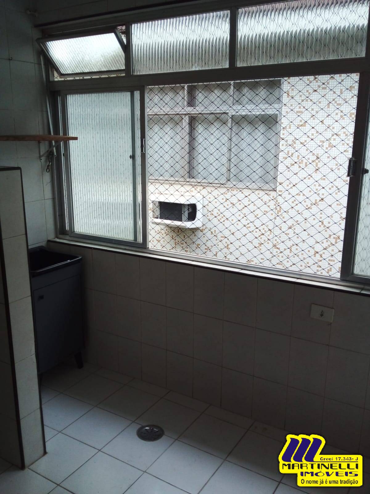 Apartamento à venda com 2 quartos, 70m² - Foto 3