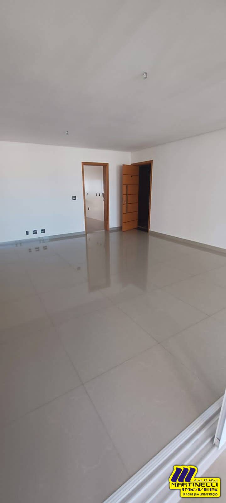 Apartamento à venda com 3 quartos, 210m² - Foto 4